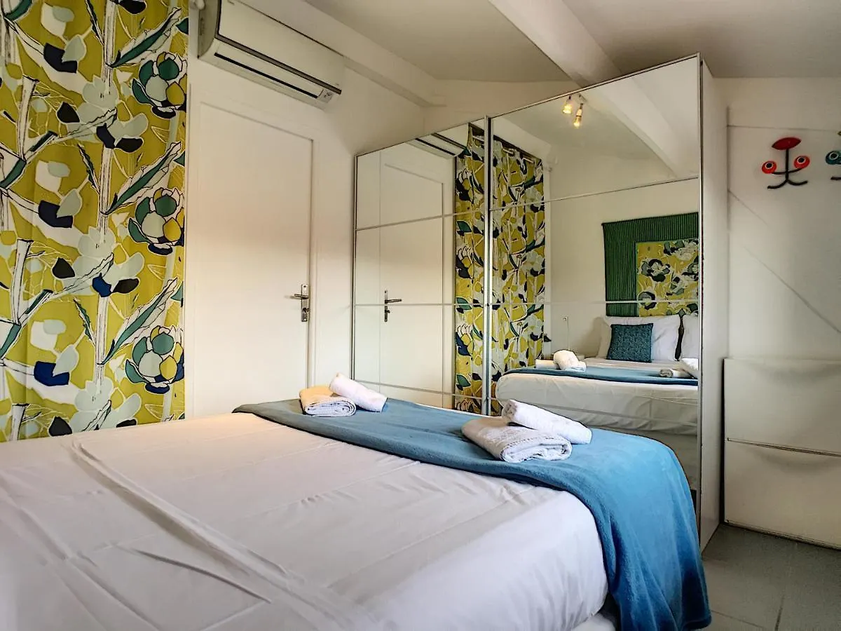 Nestor&Jeeves - Pop Retro - Central - By Sea Nizza Apartman